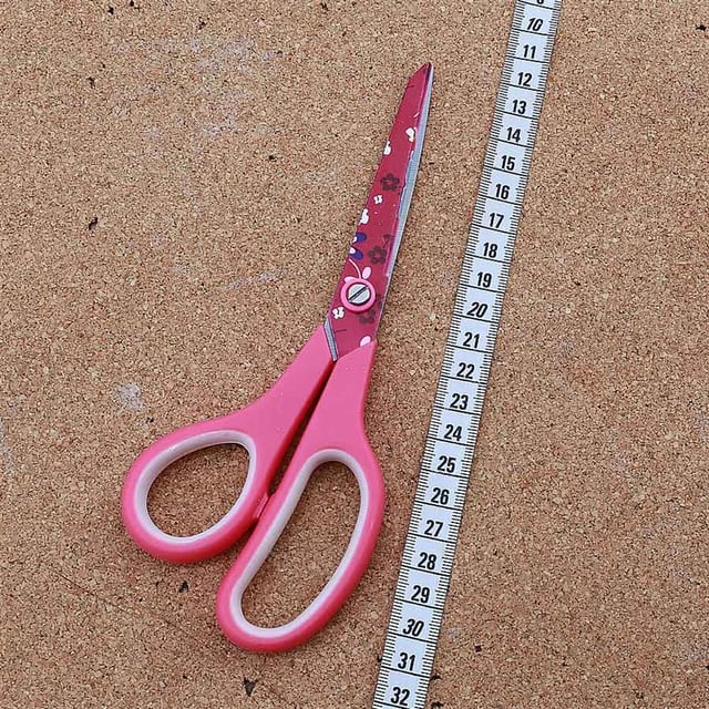 Pembe Renkli Çok Amaçlı Metal Makas