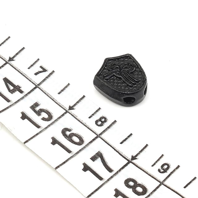 Siyah Kaplama Metal Üçgen