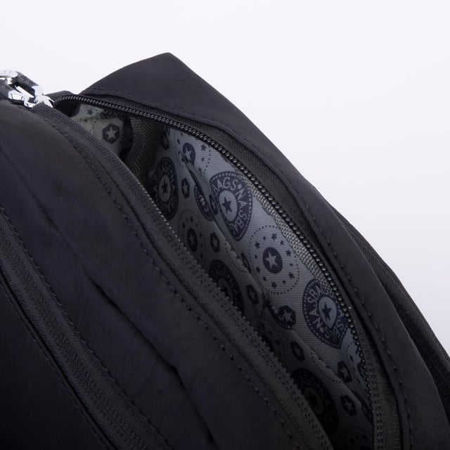 Nas Bag Kadın Spor Çok Gözlü Su Geçirmez Hafif Mini Çanta Siyah  ( 22x16 cm )