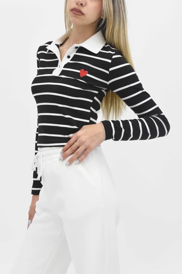 Kalp Nakışlı Yakalı Crop - Siyah
