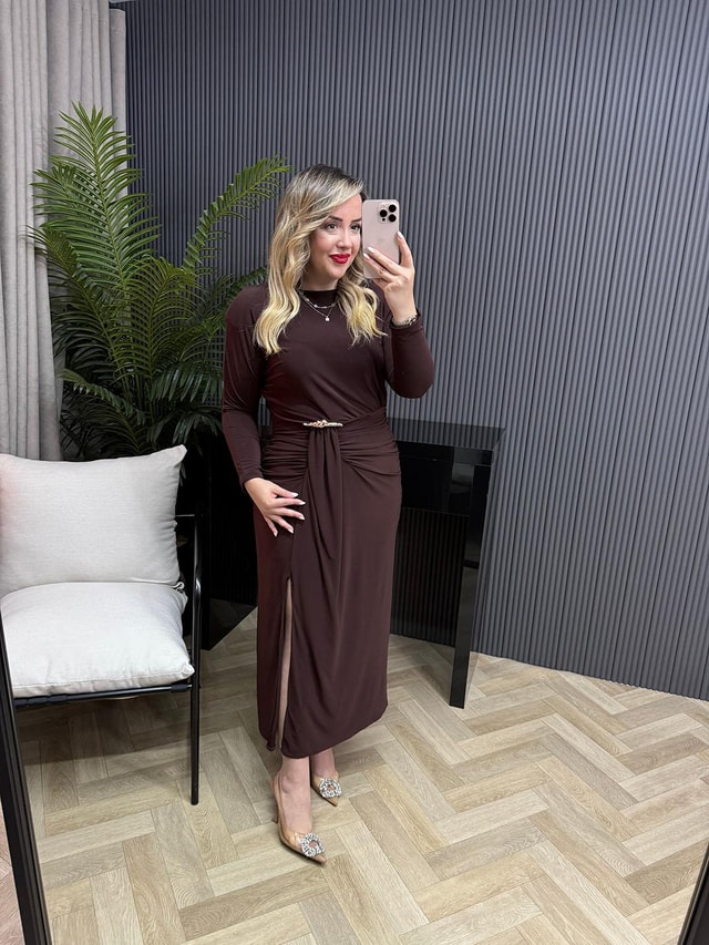 Almira Gold Detaylı Vatkalı Elbise Acı Kahve