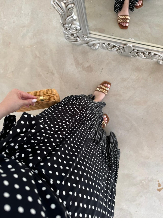 Halter Yaka Beli Lastıklı Puantiye Tasarım Elbise Siyah