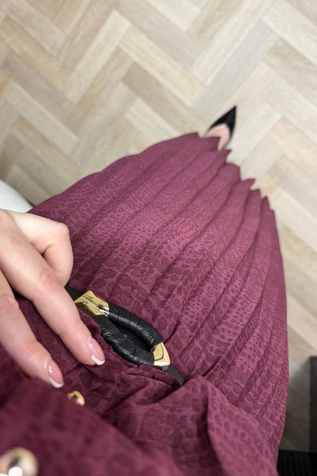 Lona Pilise Kumaş Kemerli Şifon Elbise Bordo