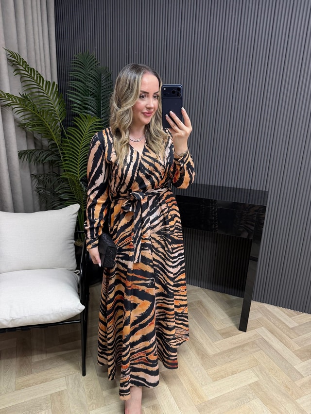 Orj Marka Model Beli Lastıklı Zebra Elbise