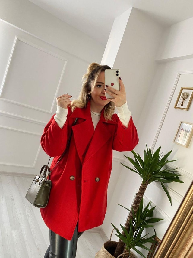 Oversize Model Kirmizi Kaşe Kaban
