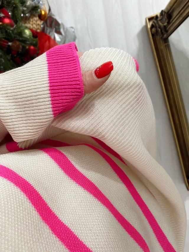 Pembe Çizgili Ekru Kazak