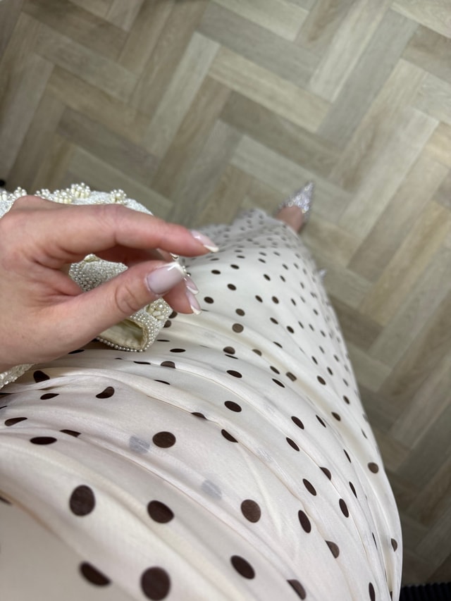 Puantiye Kol Detaylı Tasarım Şifon Elbise Ekru
