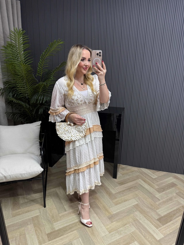 Sandra Fırfır Detay Kat Kat Pullu İthal Tasarım Elbise
