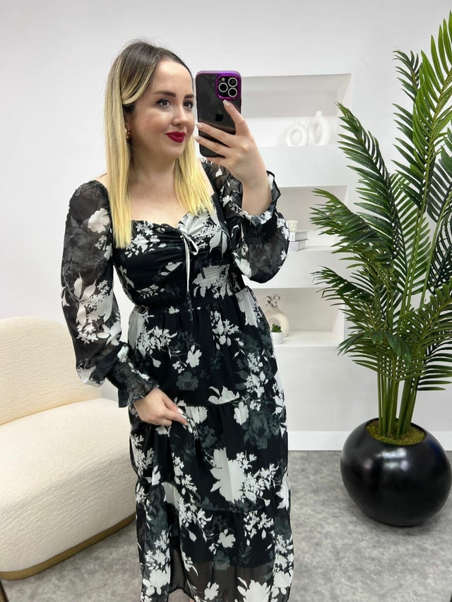 Siyah Çiçek Desenli Şifon Elbise