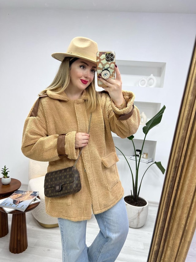 Teddy Deri Detaylı Kahve Astarlı Mont