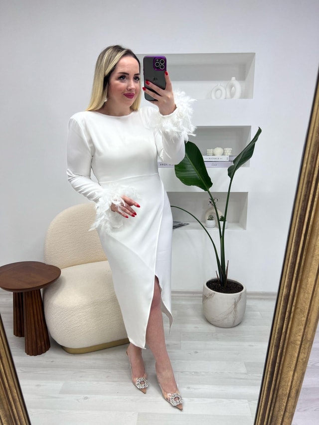 Vatkalı Cindy Tüy Detaylı Tasarım Elbise Beyaz