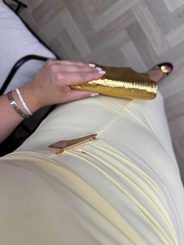 Vatkalı Gold Detaylı Kalem Elbise Sarı