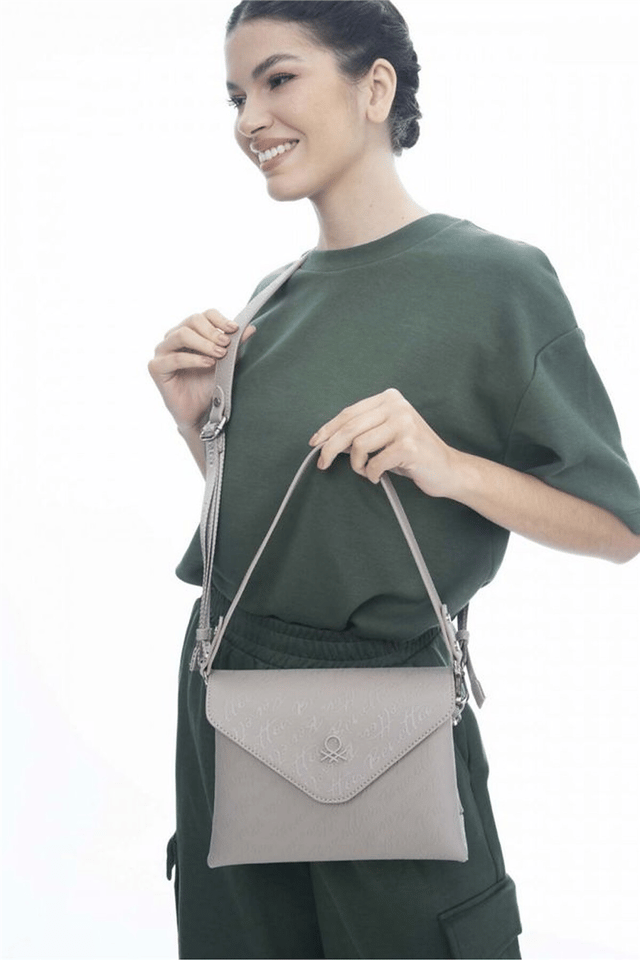 Benetton Logo Detaylı Kadın Çapraz Askılı Çanta