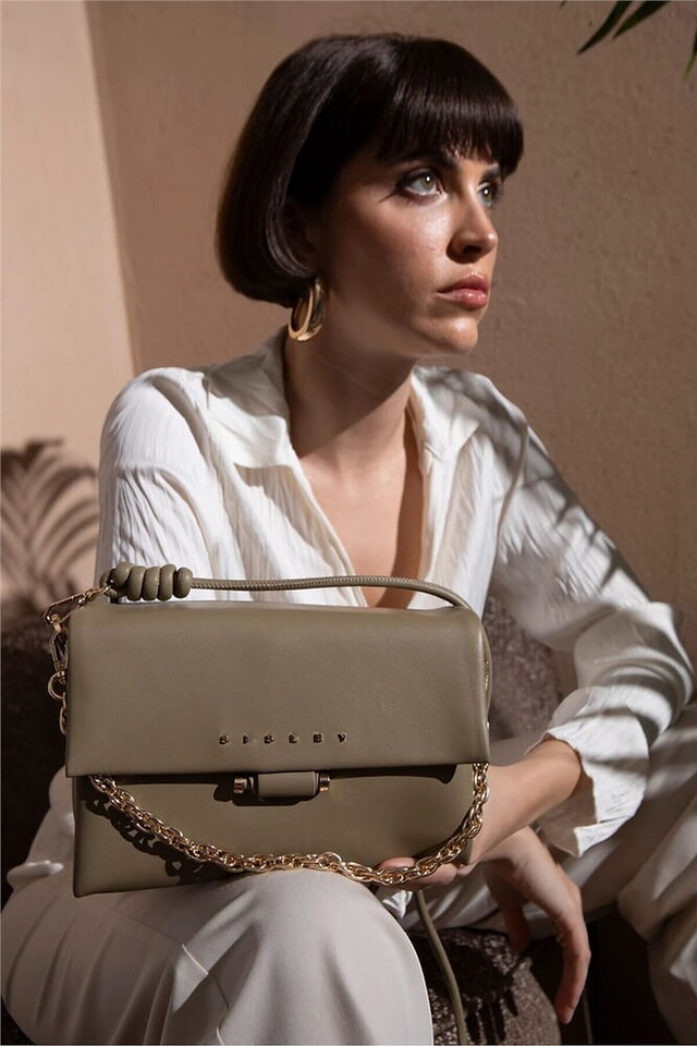 Sisley Logo Detaylı Kadın Çapraz Askılı Çanta