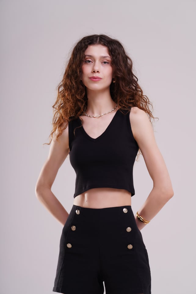 AFLOOW Kadın Siyah V Yaka Fitilli Crop Top Atlet – Zamansız ve Şık Basic Parça