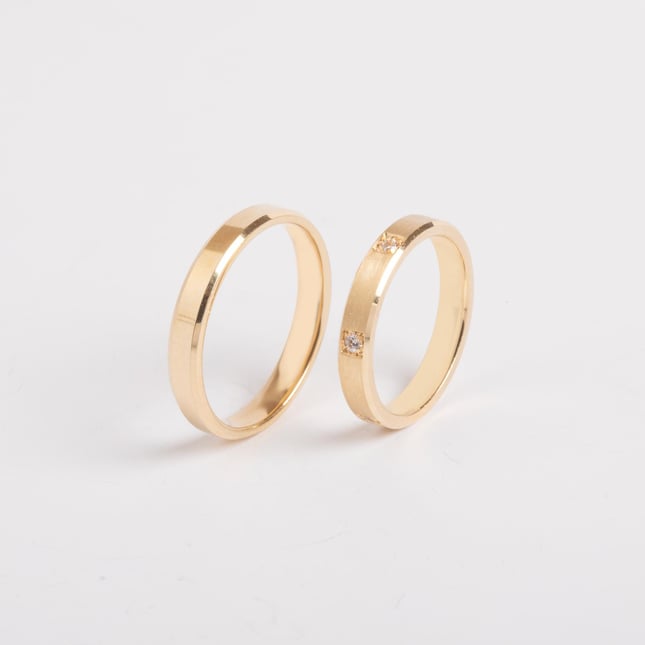 Beveled Edge Solid Gold Wedding Band