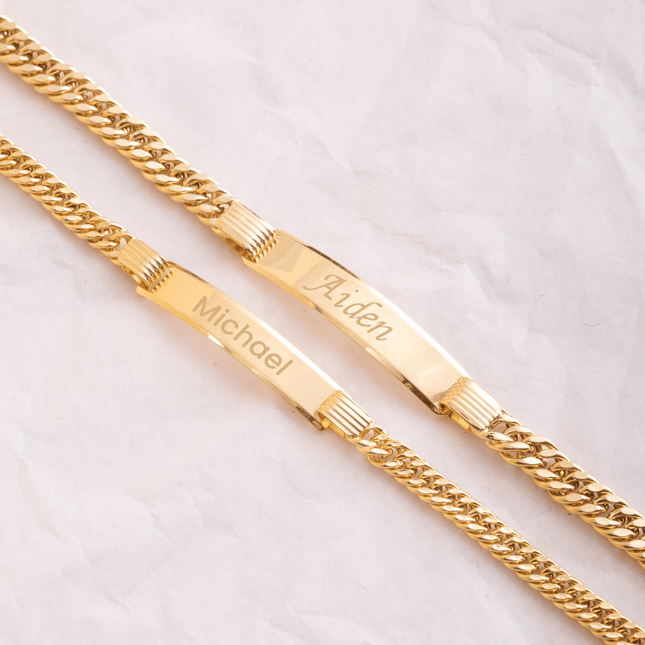Engraved Curb Chain Solid Gold Bracelet