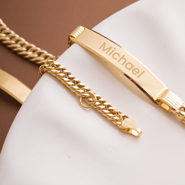 Engraved Curb Chain Solid Gold Bracelet