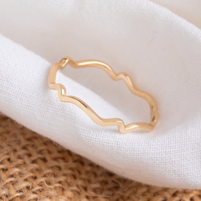 Minimalist Wavy Zigzag Stackable Solid Gold Ring