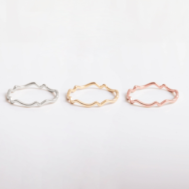 Minimalist Wavy Zigzag Stackable Solid Gold Ring