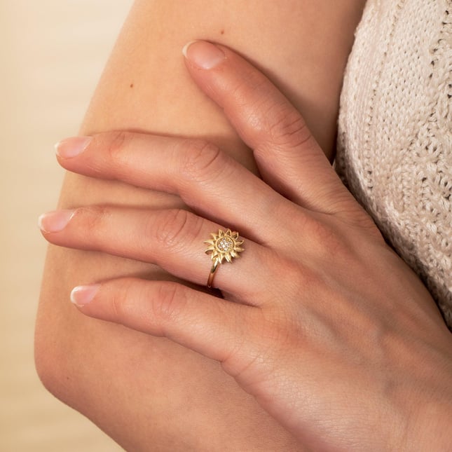 CZ Sunbeam Petals Minimalist Multi-Stone Flower Solid Gold Ring