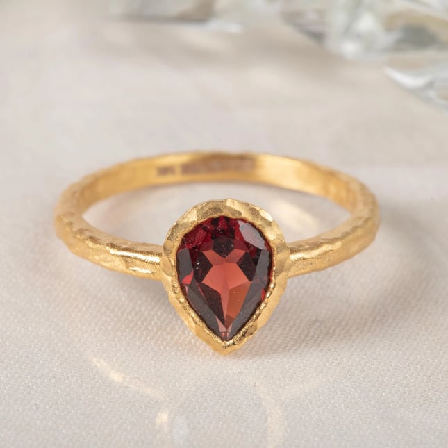 Garnet Damlası Altın Yüzük