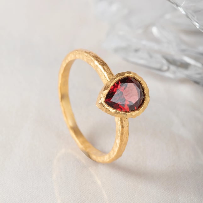 Garnet Damlası Altın Yüzük