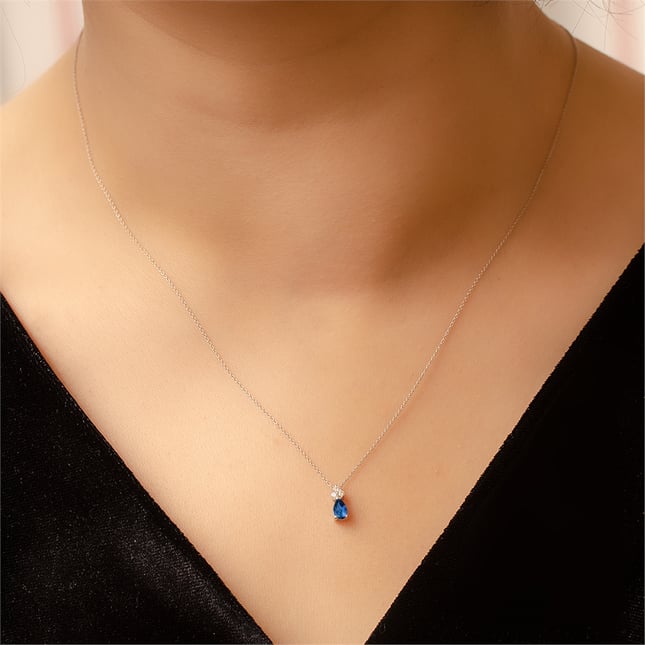 0.04 Karat Pırlanta Damla Safir Altın Kolye
