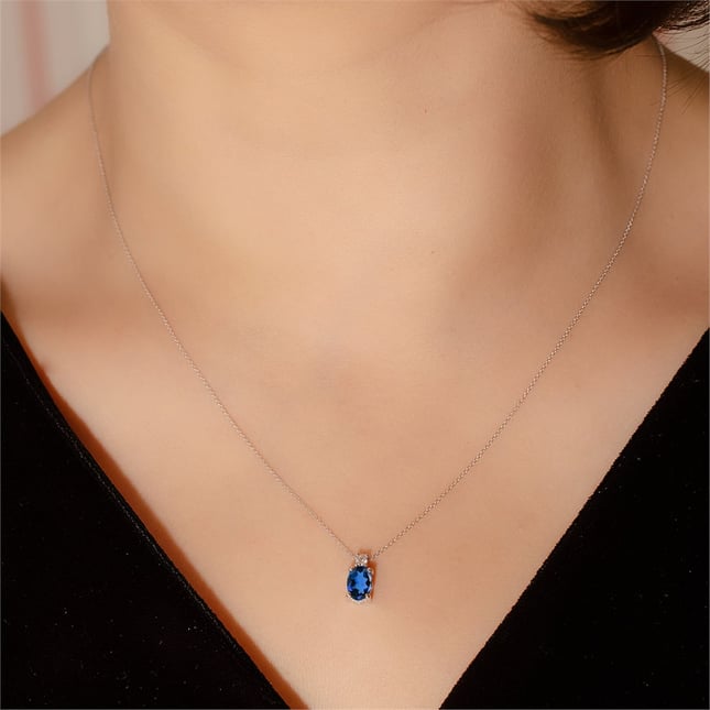 0.06 Ct Diamond Oval Sapphire Solitaire Solid Gold Necklace