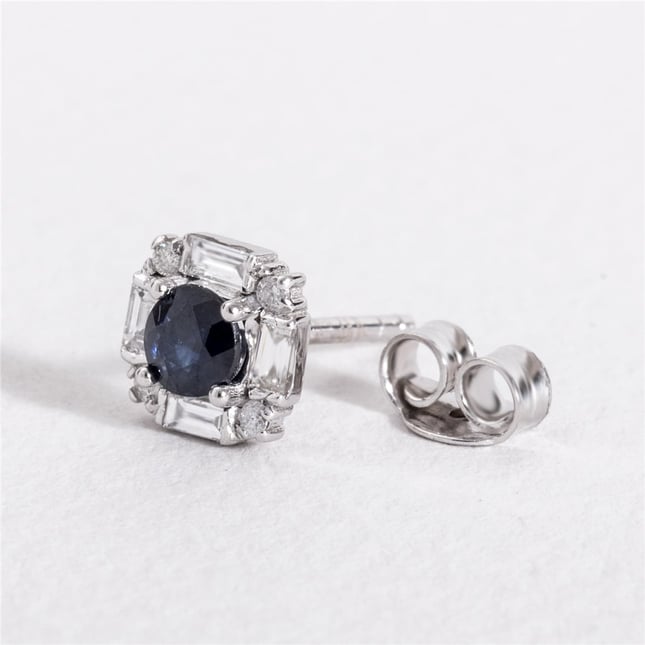 0.28 Karat Pırlanta Safir Kare Halo Çivili Altın Küpe