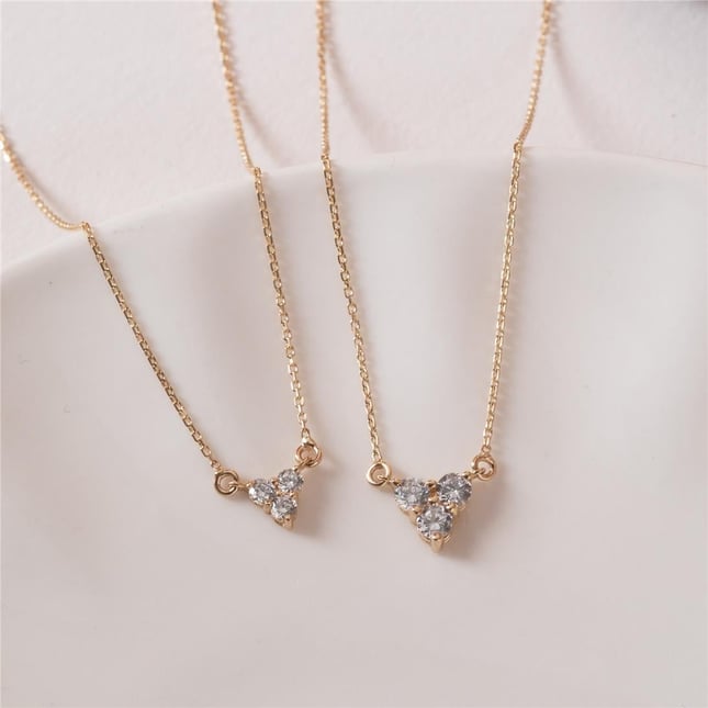 0.13 Karat Pırlanta Yıldız Işığı Tria Üç Taşlı Minimalist Altın Kolye
