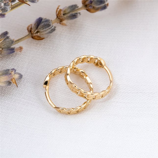 Curb Chain Hoop Huggie Solid Gold Earring