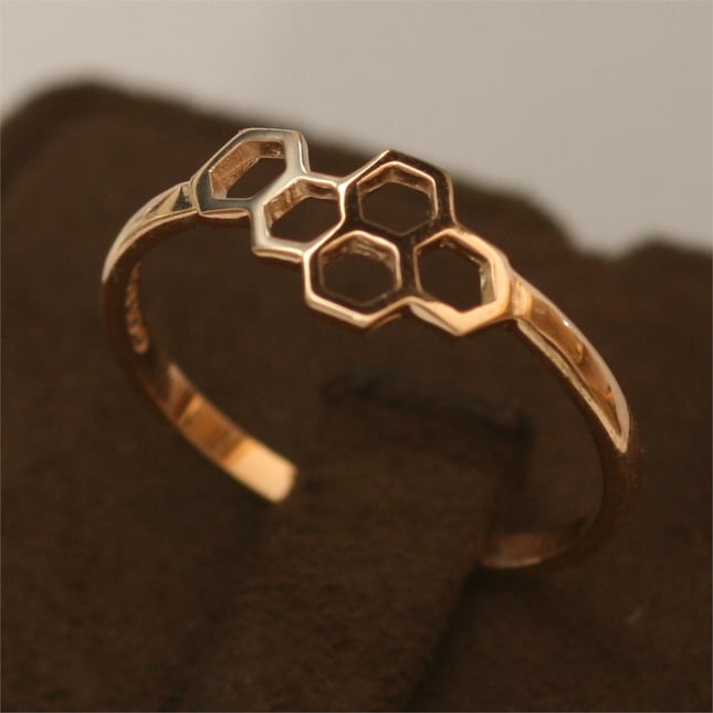 Honeycomb Bee Solid Gold Ring