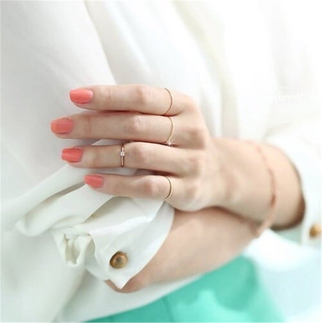Wire Circle Solid Gold Ring