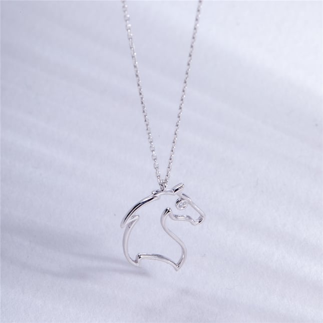 0.01 Karat Pırlanta At Başı Altın Kolye