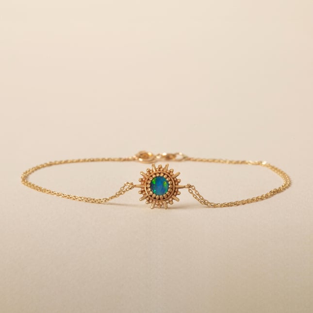 Radiant Sun Pendant Opal Solid Gold Bracelet