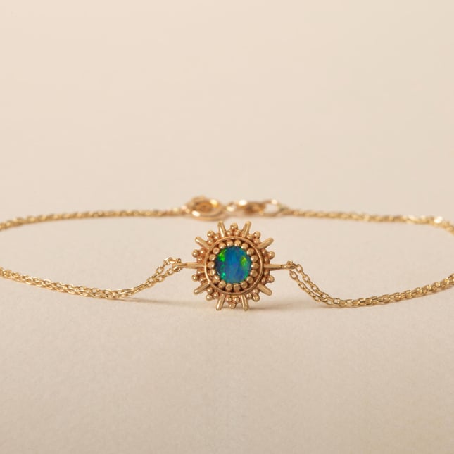 Radiant Sun Pendant Opal Solid Gold Bracelet