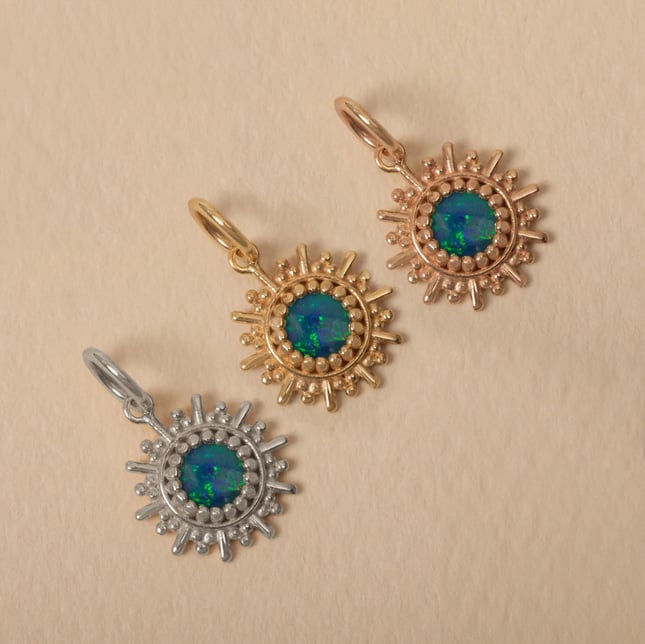 Güneş İlhamlı Opal Altın Kolye