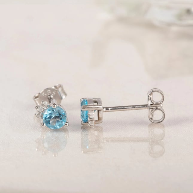 Pırlanta Işıltılı Topaz Altın Küpe