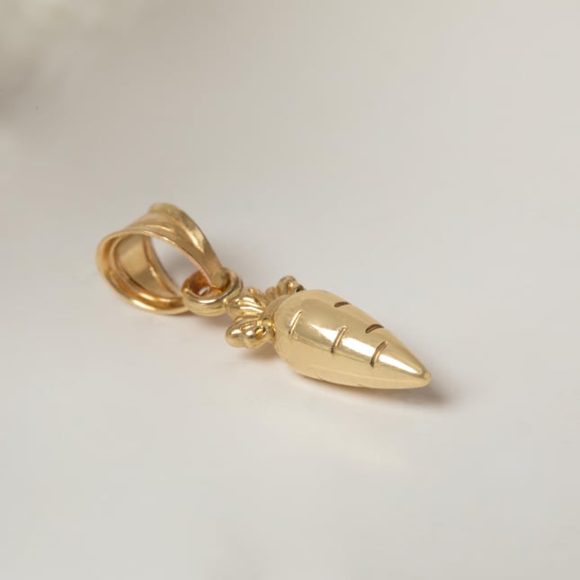Cute Carrot Solid Gold Necklace 
