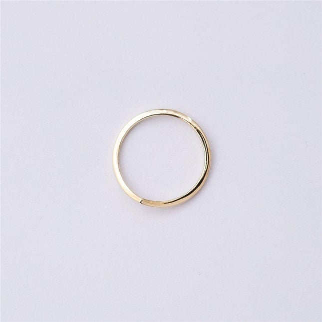 Chevron Curved Band Solid Gold Ring