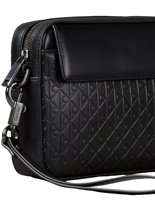 Calvin Klein Erkek Hakiki Deri Amblem Logo Desenli Bileklik Askılı Fermuarlı Siyah Çanta LV04D1369G-UB1