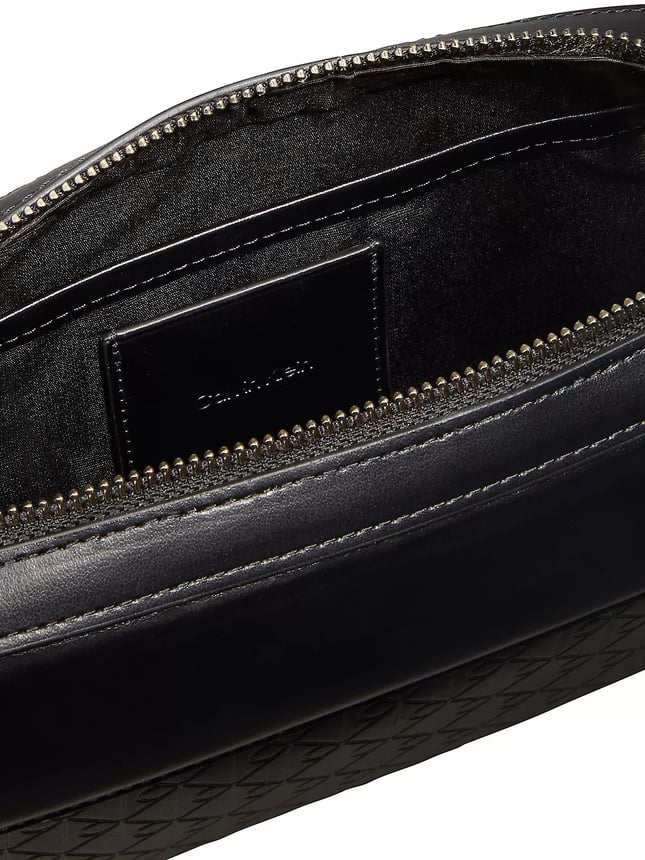 Calvin Klein Erkek Hakiki Deri Amblem Logo Desenli Bileklik Askılı Fermuarlı Siyah Çanta LV04D1369G-UB1