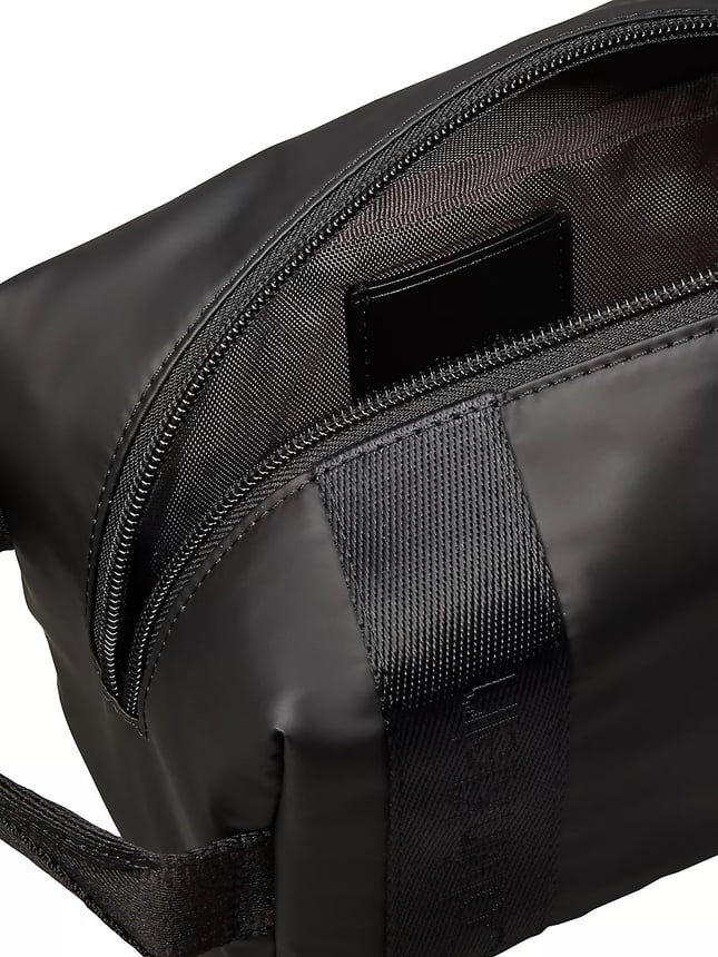 Calvin Klein Erkek Monologo Detaylı Üstten Fermuarlı Siyah El Çantası LV04D1293G-UB1