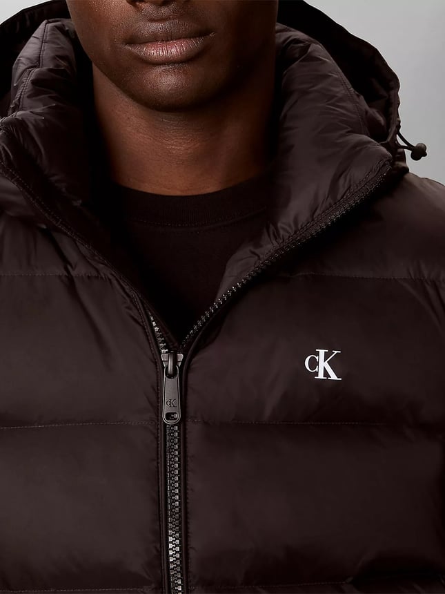 Calvin Klein Erkek Normal Kalıp Kuş Tüyü Dolgulu Kapitone Desenli Çıkarılabilir Kapüşonlu Siyah Yelek LV04RG514G-UB1