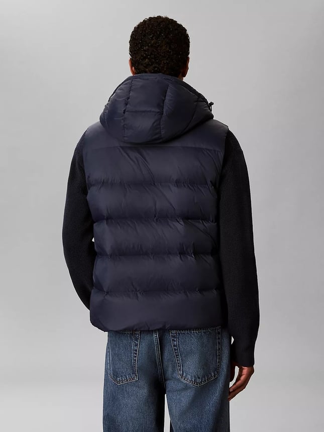 Calvin Klein Erkek Normal Kalıp Kuş Tüyü Dolgulu Kapitone Desenli Çıkarılabilir Kapüşonlu Lacivert Yelek LV04RG514G-CEF