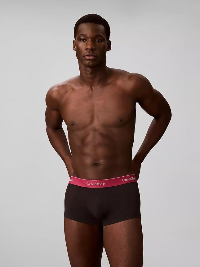 Calvin Klein Erkek Pamuklu Slim Fit Beli Elastik Bantlı Pamuklu 3lü Kırmızı-Beyaz-Mavi Boxer LV00NB4389-4M5