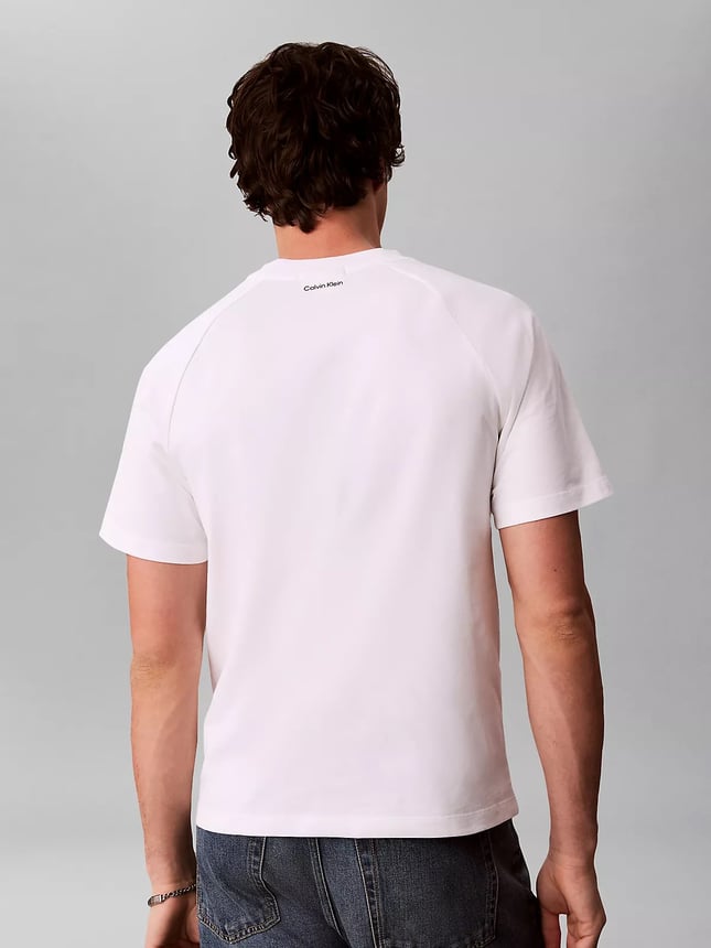 Calvin Klein Erkek Regular Fit Yuvarlak Yakalı Omuzları Şerit Çizgili Kısa Kollu Beyaz T-Shirt LV04RH201G-YAF