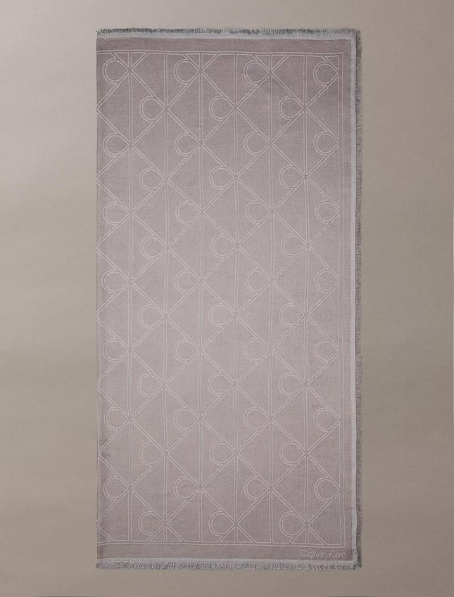 Calvin Klein Calvin Klein Kadın CK Logo Desenli Yumuşak ve Pürüzsüz Kumaşlı Kahverengi Şal & Eşarp & Fular LV04F8077G-VFU