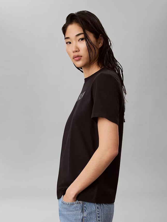 Calvin Klein Kadın Normal Kalıp Pamuklu Yuvarlak Yakalı Kısa Kollu Siyah T-Shirt LV047H803G-UB1